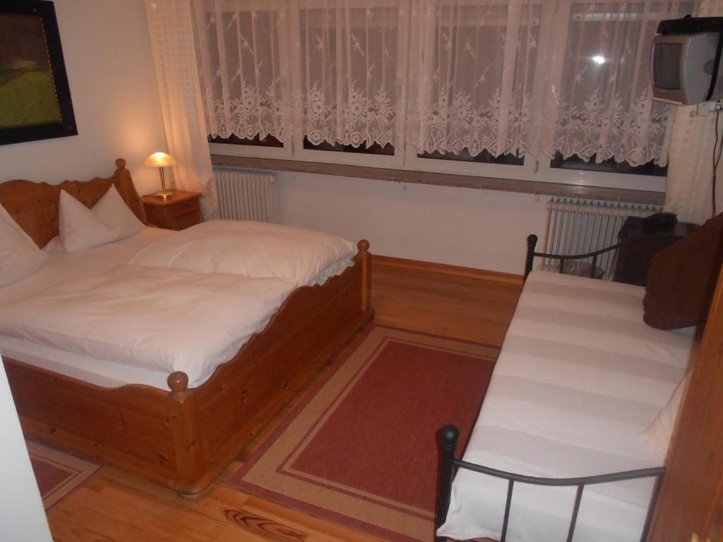 Hotel Adam Saarbrücken Quarto foto